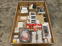 Partij installatiemateriaal - afbeelding 1 van  10