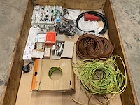 Partij installatiemateriaal - afbeelding 1 van  3