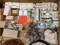 Partij installatiemateriaal - afbeelding 3 van  3