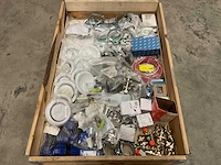 Partij installatiemateriaal - afbeelding 1 van  3