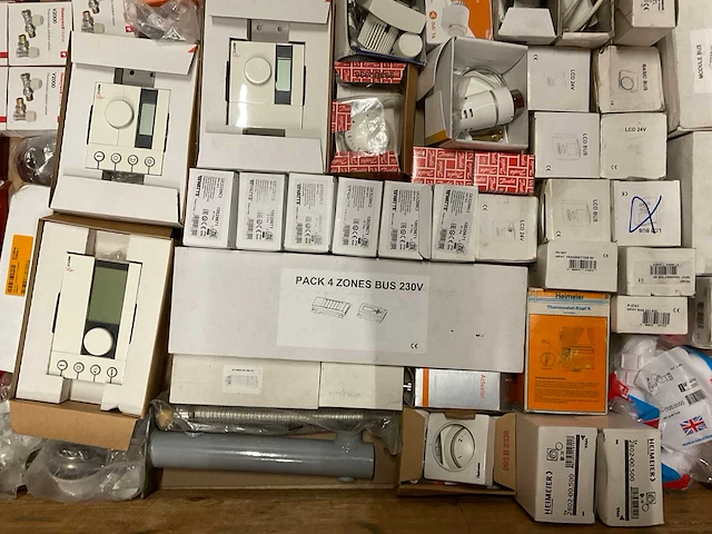 Partij installatiemateriaal - afbeelding 4 van  7