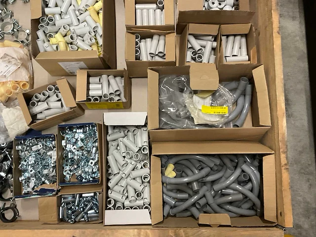 Partij installatiemateriaal - afbeelding 3 van  5