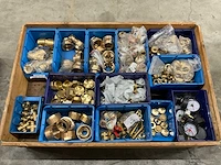 Partij installatiemateriaal - afbeelding 1 van  5
