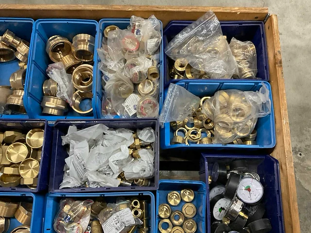 Partij installatiemateriaal - afbeelding 4 van  5