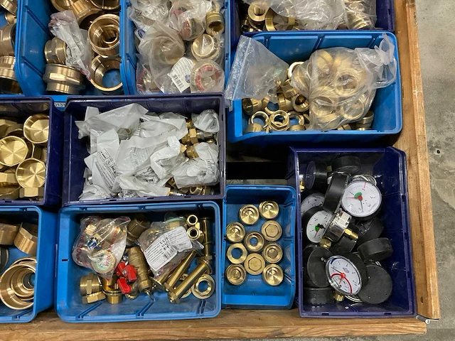 Partij installatiemateriaal - afbeelding 5 van  5