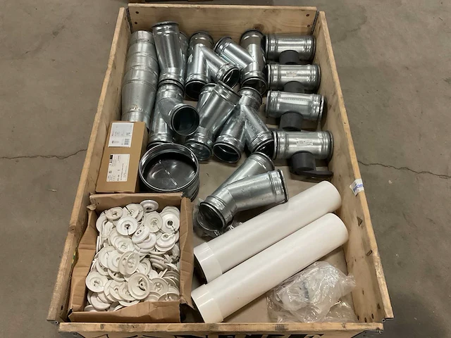 Partij installatiemateriaal - afbeelding 1 van  3