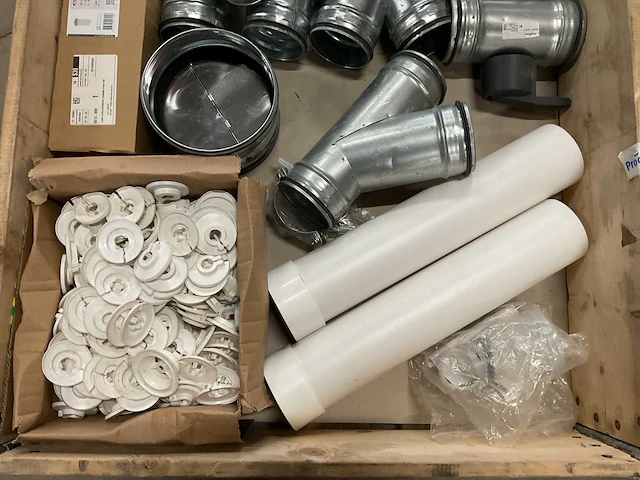 Partij installatiemateriaal - afbeelding 2 van  3