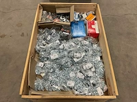 Partij installatiemateriaal - afbeelding 1 van  4