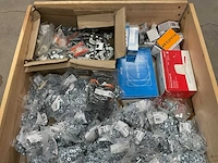 Partij installatiemateriaal - afbeelding 3 van  4