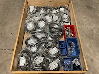 Partij installatiemateriaal - afbeelding 1 van  5