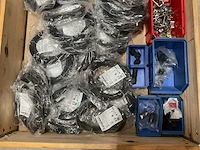 Partij installatiemateriaal - afbeelding 2 van  5