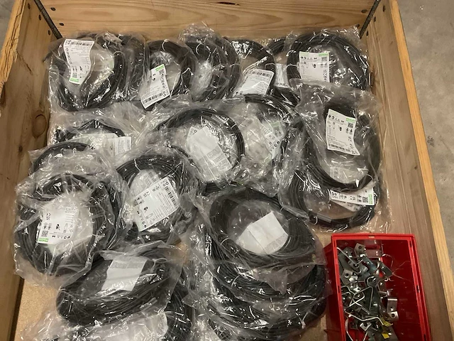 Partij installatiemateriaal - afbeelding 3 van  5