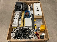Partij installatiemateriaal - afbeelding 1 van  5