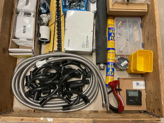 Partij installatiemateriaal - afbeelding 2 van  5