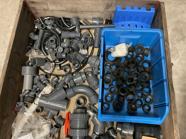 Partij installatiemateriaal - afbeelding 3 van  3