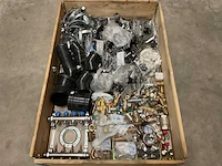 Partij installatiemateriaal - afbeelding 1 van  3