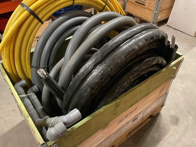 Partij installatiemateriaal - afbeelding 2 van  4