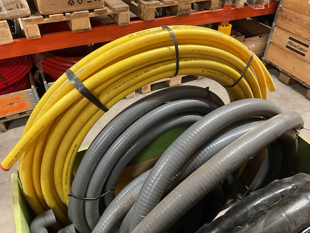 Partij installatiemateriaal - afbeelding 3 van  4