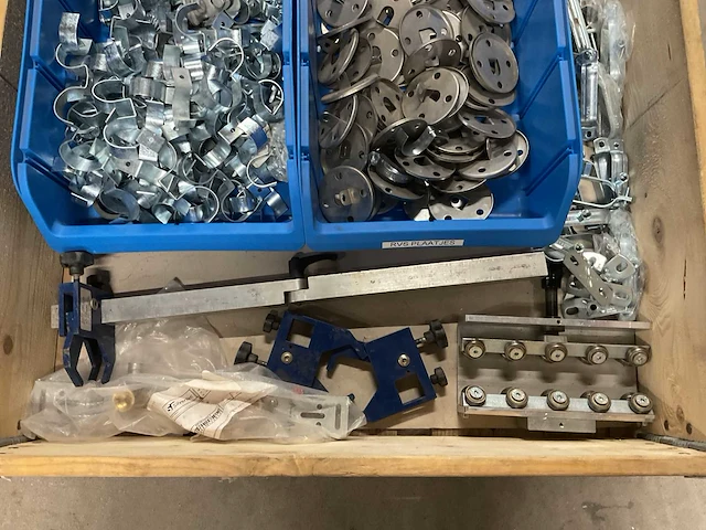 Partij installatiemateriaal - afbeelding 2 van  4