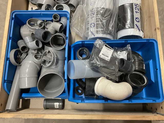 Partij installatiemateriaal - afbeelding 2 van  4