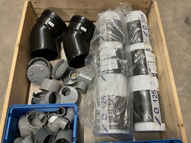 Partij installatiemateriaal - afbeelding 3 van  4