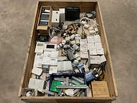 Partij installatiemateriaal - afbeelding 1 van  7