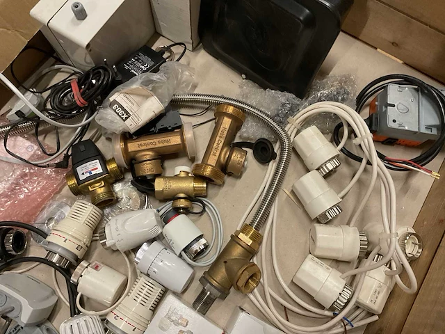 Partij installatiemateriaal - afbeelding 6 van  7