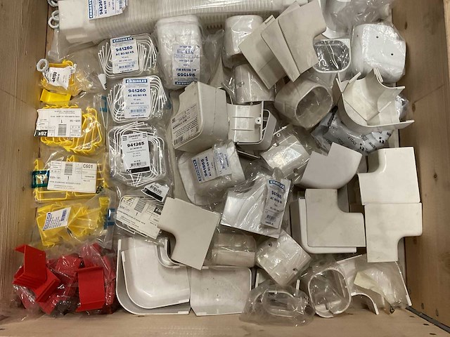 Partij installatiemateriaal - afbeelding 2 van  3