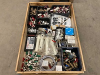 Partij installatiemateriaal - afbeelding 1 van  3