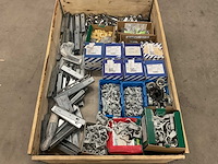 Partij installatiemateriaal - afbeelding 1 van  3