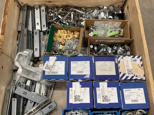 Partij installatiemateriaal - afbeelding 3 van  3