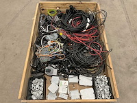 Partij installatiemateriaal - afbeelding 1 van  7