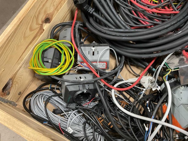 Partij installatiemateriaal - afbeelding 6 van  7