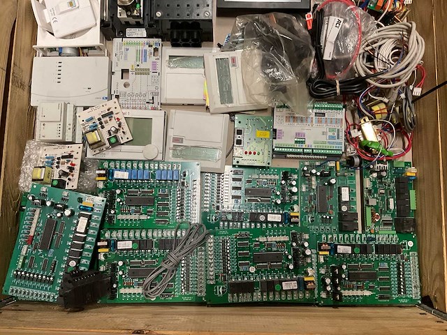 Partij installatiemateriaal - afbeelding 2 van  3