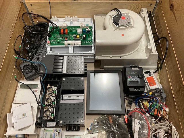 Partij installatiemateriaal - afbeelding 3 van  3