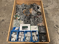 Partij installatiemateriaal - afbeelding 1 van  6