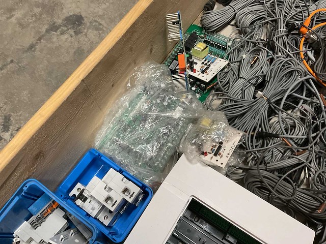 Partij installatiemateriaal - afbeelding 6 van  6