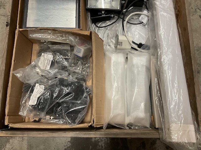 Partij installatiemateriaal - afbeelding 2 van  6