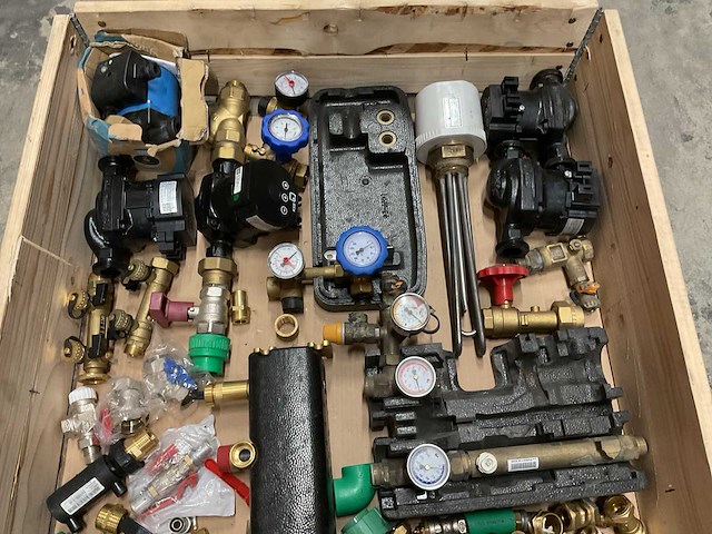 Partij installatiemateriaal - afbeelding 3 van  3