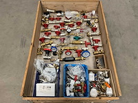 Partij installatiemateriaal - afbeelding 1 van  3