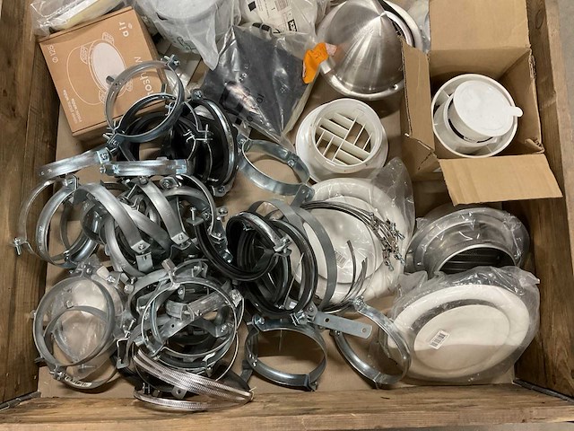 Partij installatiemateriaal - afbeelding 2 van  5