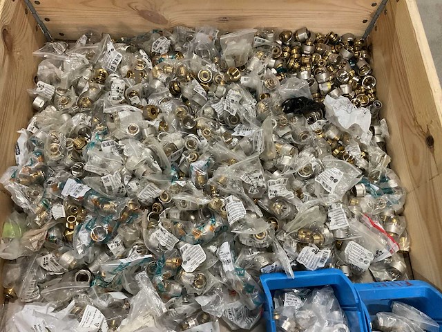 Partij installatiemateriaal - afbeelding 3 van  3