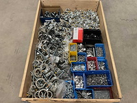 Partij installatiemateriaal - afbeelding 1 van  3