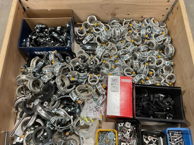 Partij installatiemateriaal - afbeelding 3 van  3