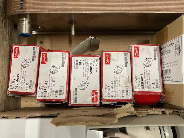 Partij installatiemateriaal - afbeelding 10 van  11