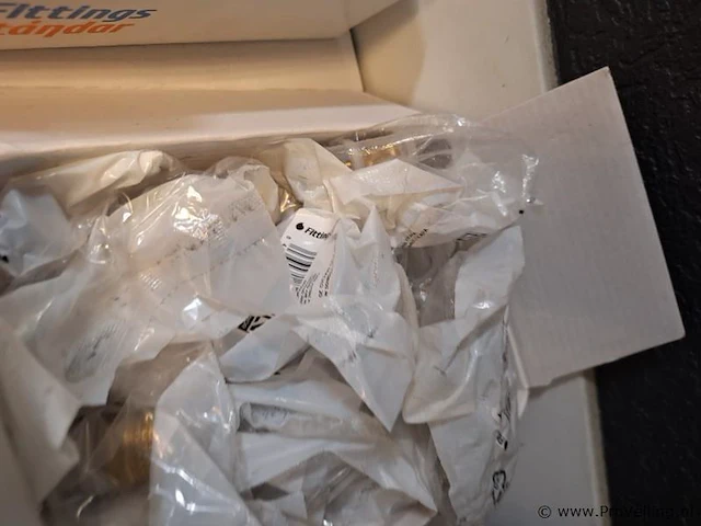Partij installatiematerialen; in 7 dozen - afbeelding 2 van  14