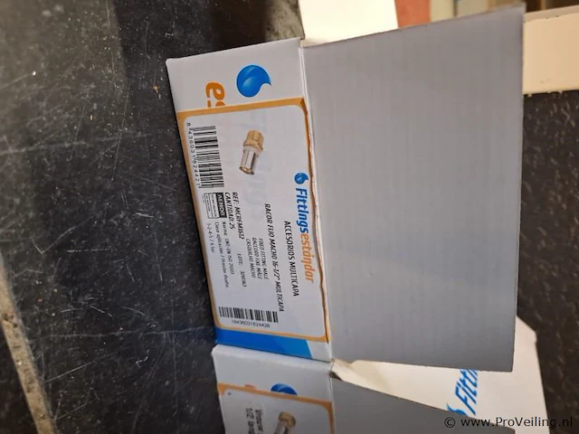 Partij installatiematerialen; in 7 dozen - afbeelding 1 van  14