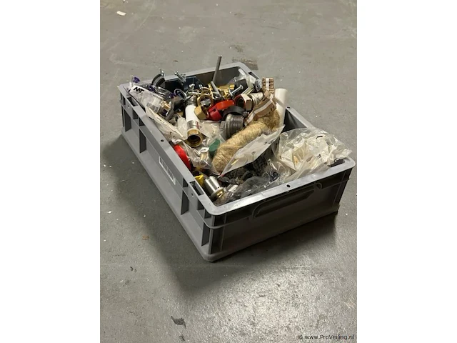 Partij installatiematerialen - afbeelding 1 van  2