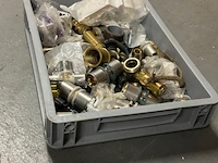 Partij installatiematerialen - afbeelding 1 van  2