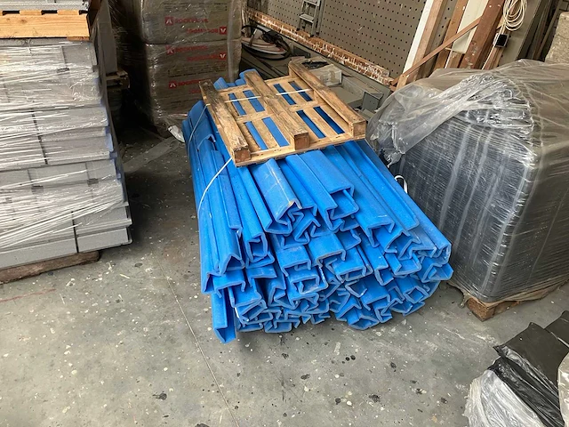 Partij isolatiemateriaal - afbeelding 6 van  8